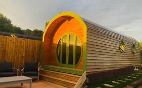 Rural Self Contained Cosy Pod House.
